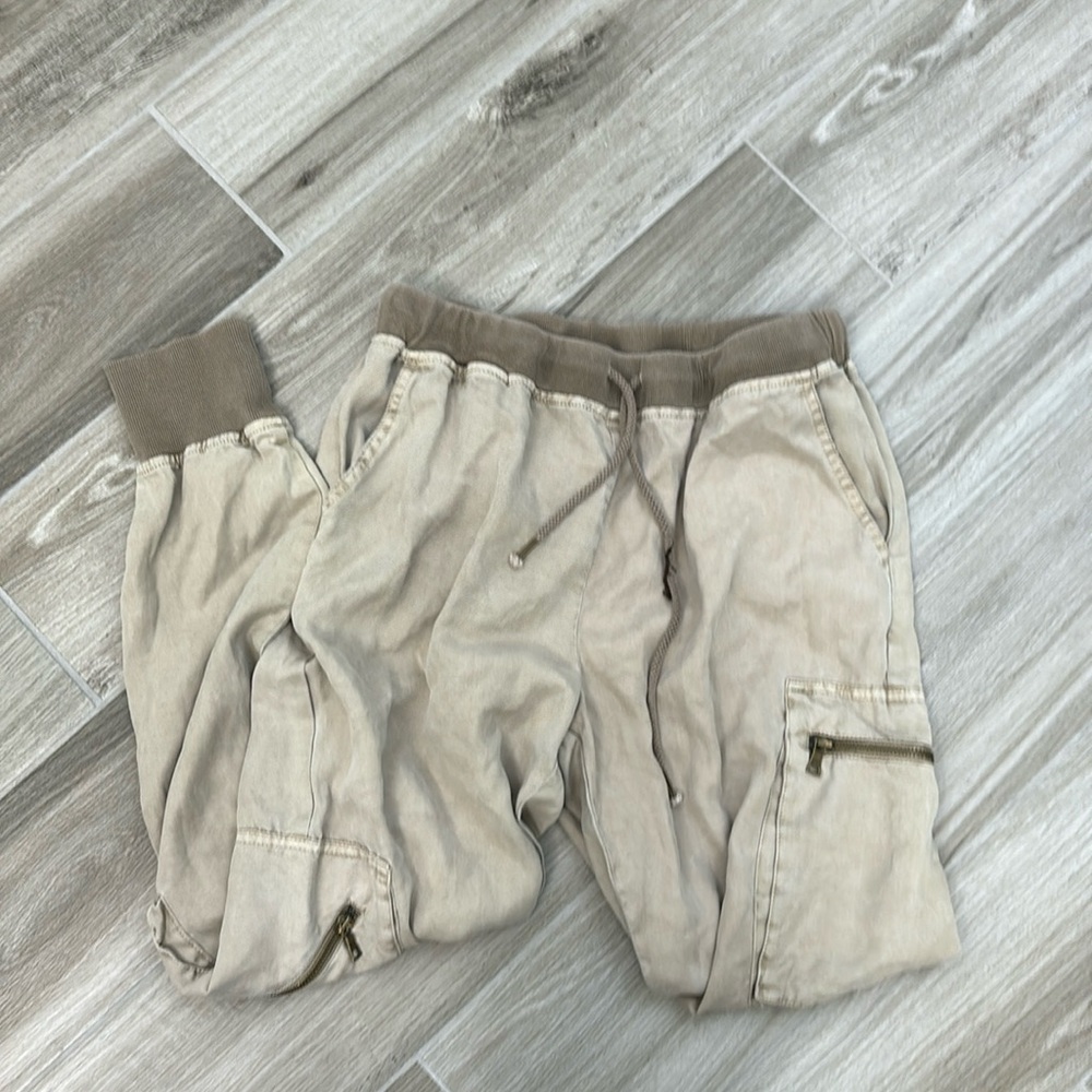 Young Fabulous and broke tan cargo sweatpants size small
